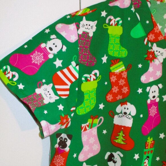 Luv Scrubs Womens Christmas-Themed Green V-Neck Scrub Top With Festive Stocking - Picture 4 of 5
